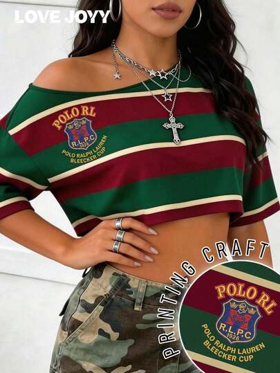 Camiseta Curta com Ombros à Mostra Listrada em Vermelho e Verde Estilo Y2K da LOVE JOYY, Estampa Casual Esportiva de Rua, Adequada para Férias de Verão e Uso Diário, Ajustada