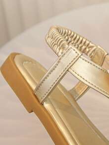 Ein Paar süße Mädchen-Sandalen mit Zehen, die im Frühling und Sommer mit traumhaften Schmetterlingen und Perlen dekoriert sind. Das Klettverschluss-Design eignet sich für Urlaub, Alltag, Strandspiele und andere Szenarien. - Champagnerfarben - Übersicht 7
