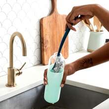 Full Circle Clean Ocean - Cepillo para Polvo de Mango Largo para Botellas de Agua de Limpieza Profunda biberones Vasos jarrones y Fregadero de Cocina - verde azulado - Ver 5