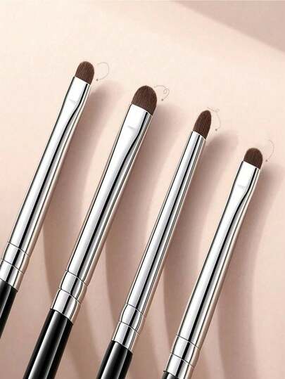 4支眼影眼线刷套装，适合晕染和上妆。包含专业眼线刷。双头长柄化妆刷，适合敏感、柔软和干燥肌肤，轻松打造精致眼妆效果。