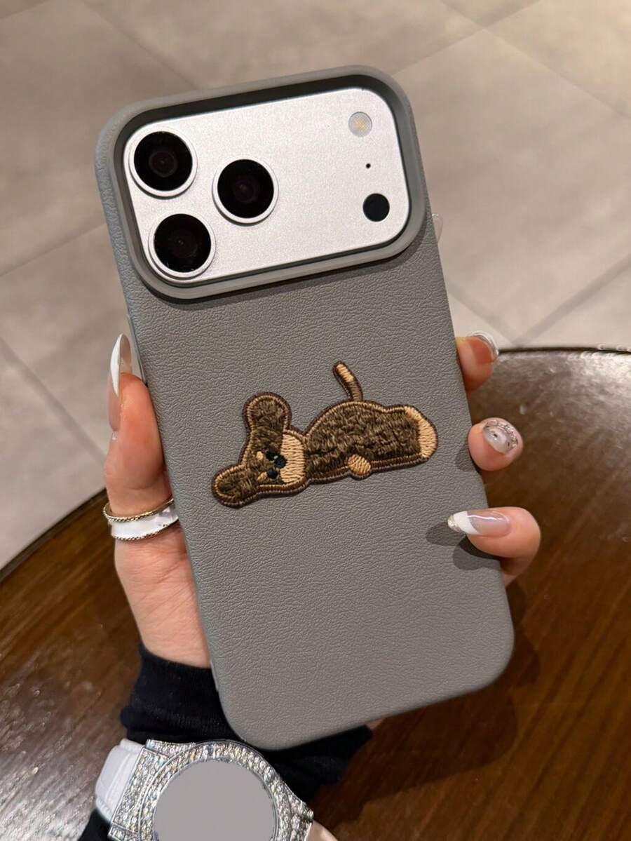 Cute 3D Dachshund Lying Down Lychee Texture Protective Case, Suitable For IPhone 17 Pro Max, 17 Pro, 17 Air, 16, 15, 14, 13, 12 Pro Max, 16 Plus, 11, Adorable Shock-Resistant Soft Case