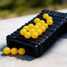 高品质黄色硬塑料弹丸，适用于各种户外玩具枪，专为战斗游戏设计。采用耐用硬塑料材质，不易变形和破损，供弹顺畅，弹道稳定，兼容多种主流玩具枪。适用于户外比赛、团队战斗、亲子娱乐等场景，是射击游戏的理想专用弹丸。 - 彩色 - 查看 9