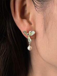 一对原创兰花珐琅水滴珍珠耳环，925银针镀铂金，低致敏性，适合女性日常佩戴 - 蘭花珍珠耳環 - 查看 1