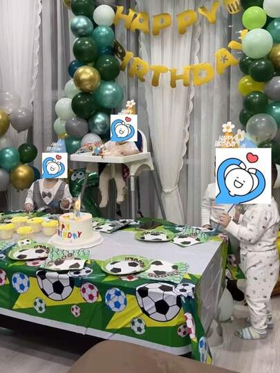 1 chiếc khăn trải bàn hình quả bóng đá, khăn trải bàn dùng một lần, trang trí tiệc sinh nhật, khăn phủ bàn chống thấm nước và dầu mỡ, khăn trải bàn dã ngoại ngoài trời, khăn trải bàn bằng nhựa, khăn trải bàn họa tiết bóng đá.