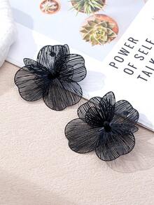 一对优雅金属质感镂空蝴蝶花朵吊坠耳环，适合女性日常、派对、节日装扮 - 黑色 - 查看 2