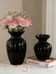 Classic Black Resin Flower Vase, Suitable For Fresh Or Dried Flowers, Multifunctional Design Fits Various Styles, Decorative For Living Room, Dining Table, Office, Coffee Table, Bookshelf, Etc. - 1PC - View 1
