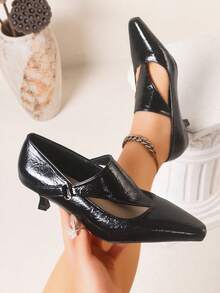 时尚复古黑色高跟鞋，尖头低跟软底，百搭优雅镂空法式风格，适合正装穿着。 - 黑色 - 查看 4