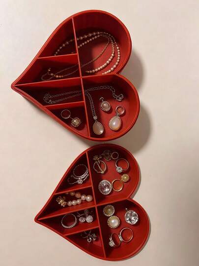 1pc Cream-Colored Heart Shaped Jewelry Storage Box, Rings & Earrings Organizer, Ideal Valentine's Day/Birthday Gift, Dust-Proof Storage For Earrings, Necklaces & Rings, Practical & Decorative