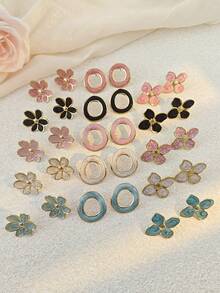 3/6 Pairs Elegant Minimalist Women's Earring Set, Multi- Summer Jewelry Set, Random Mixed Styles, Covering All Your Summer Outfit Needs! This Summer Jewelry Earring Set Includes Various Refined Earring Designs Such As Geometric, Round, Square, And Large Floral, In A Random Mix Of Black, Green, Red, And White Colors. The Simple Yet Dynamic Designs Exude Elegance And Personalized, Perfectly Complementing Summer Outfits. - Multicolor - View 6