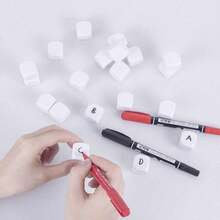 10个DIY塑料骰子套装，适用于艺术和手工制作 - 未上色的空白骰子可用于绘画、棋盘游戏派对、数学学习、学校项目和有趣的艺术用品，适合D&D、RPG、棋盘游戏爱好者和独特的配件，是送给朋友和家人的绝佳礼物！ - 彩色 - 查看 2