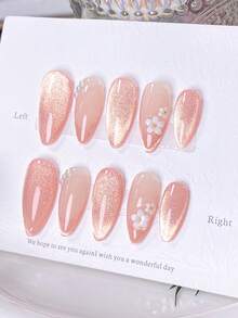 10片手工按压式美甲贴片，短款，假指甲，杏仁形，裸粉色，闪亮猫眼，柔和美感，春季美甲，低调闪粉渐变，手绘3D白色花朵和珍珠装饰，包含美甲工具，快速佩戴和卸除，适合女性和女孩的杏仁形美甲贴片 - 珊瑚橙 - 查看 3