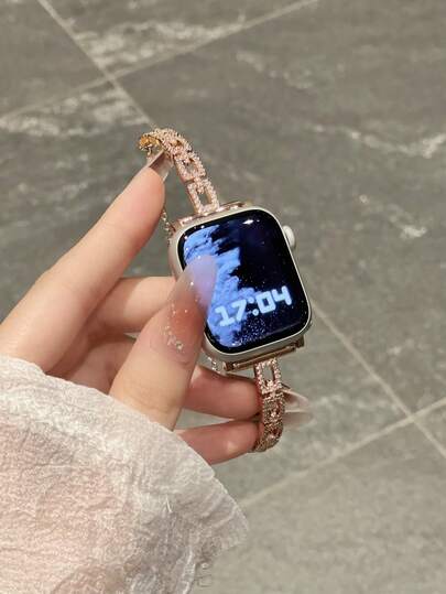 MAPUCE 1PC Fashionable Small Fragrance Square Diamond Inlaid Bracelet For Apple Watch Bands, Compatible With Apple Watch 38/40/41/42/44/45/46/49mm, Suitable For Apple Watch Series Ultra/SE/11/10/9/8/7/6/5/4/3/2/1, Adjustable Length, Square Hollow Diamond Inlaid Design, High-End Simplicity, Suitable For Various Occasions, Is A Fashionable Small Accessory Strap For Women (Strap Only, Watch And Case Not Included)