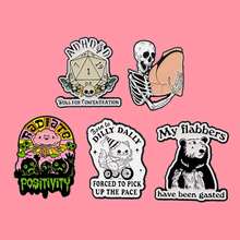 动物猫熊语录珐琅徽章卡通骷髅胸针翻领别针徽章背包服装配饰时尚珠宝礼品 - 黑色 - 查看 2