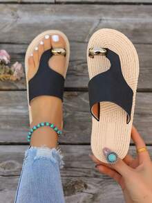 2026 Nuevas sandalias planas, sandalias de verano para mujer con punta cuadrada, versátiles, de talla grande, con decoración metálica - Negro - Ver 6