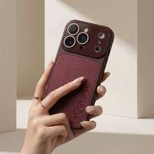 适用于 17 Pro Max 系列的个性化定制姓名手机壳，采用大窗口 3D 立体雕刻设计，有效保护镜头，防震耐用，是馈赠家人、情侣和朋友的理想纪念礼物。 - 酒紅色 - 查看 5