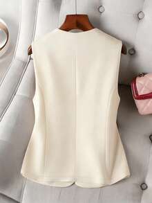 Áo blazer nữ dáng suông nhẹ, không tay, cài một hàng khuy, thích hợp cho mùa xuân/hè. - Màu be - Xem 2