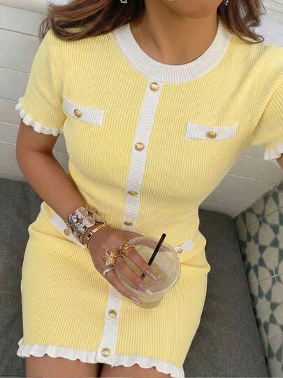 女士新款春夏优雅撞色金属纽扣连衣裙，搭配优雅荷叶边套装，适合工作场合；黄色半身裙套装，前襟纽扣设计，适合通勤、日常约会和拍照。