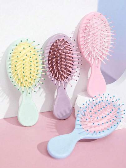 1 pieza Mini cepillo de pelo portátil de viaje de uso dual en seco/húmedo con cerdas de nailon suaves y color macaron, adecuado para uso diario, viajes y al aire libre, cepillo de paleta para niñas, adecuado para niñas, temporada de regreso a la escuela, temporada de graduación, regalos para mamás y amigas, viajes, trabajo, escuela, cepillo de pelo, peine, herramientas para el cabello, productos y accesorios para el cabello de salón, artículos de belleza esenciales de viaje