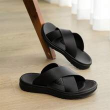 Men's Lightweight EVA Sole Criss-Cross Strap Sandals, Black, Suitable For Spring/Autumn, Beach, Home Slippers - Black - View 2