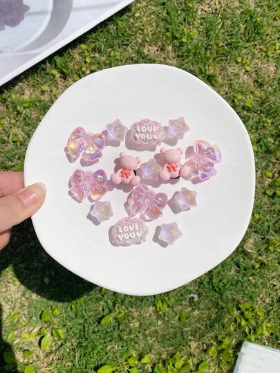 סט קישוטי קבקבי חלולים ואופנתיים של 14 יחידות - דוב, כוכב, שרשרת, אביזרים ניתנים להסרה, קישוט נעליים אישי רב תכליתי וכיפי, מתנה מושלמת ללבוש יומיומי, חגים ואירועים מיוחדים