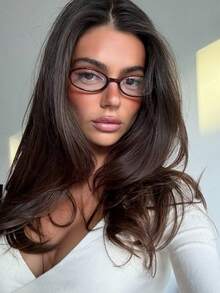 一副时尚优雅的女士椭圆形眼镜框，轻巧便携，设计精美 - 透茶 - 查看 1