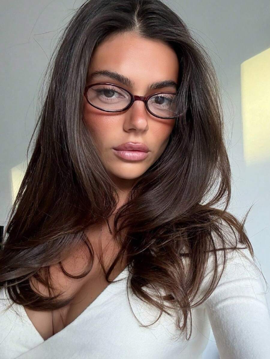 一副时尚优雅的女士椭圆形眼镜框，轻巧便携，设计精美 - 透茶 - 查看 1