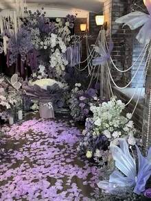 1 szt. Dekoracja motyla 3D, idealna na festiwale, imprezy, urodziny, wesela, tła fotograficzne i uroczystości sezonowe. Dodaje pomieszczeniom nastrojowego charakteru dzięki onirycznemu wzornictwu i świątecznemu tłu. - Wielobarwność - Zobacz 5