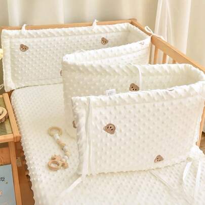 1 tấm chắn cũi em bé kiểu INS bằng vải nhung mềm mại, thêu hình gấu dễ thương, thoáng khí, chống va chạm, đồ dùng cho trẻ sơ sinh, nhiều kích cỡ.