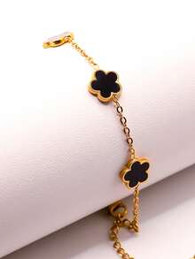 4pcs Minimalist Casual Women's Quartz Watch Set, Minimalist Classic Silicone Quartz Watch With Black/White Silicone Strap Square Dial Watch + Black & White Floral Bracelet - Multicolor - View 5