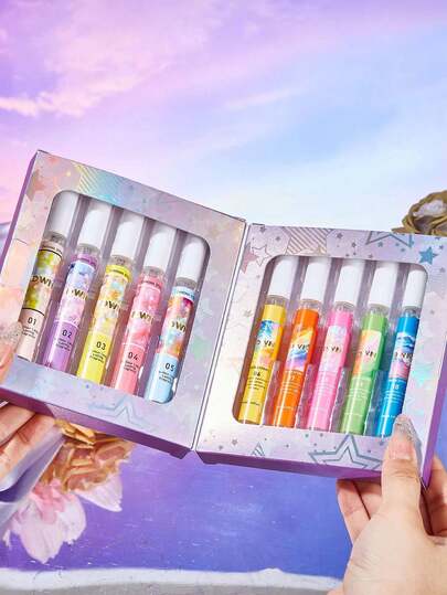 10 pièces Coffret cadeau de brume parfumée brésilienne édition limitée, rafraîchisseur d'air d'intérieur et d'extérieur, parfum multicouche, fraîcheur naturelle longue durée, pour un bien-être optimal. Ce parfum élégant mélange de vanille, noix de coco, fleurs fraîches, agrumes, bois et notes marines pour une touche brésilienne, convient pour les sorties, les réunions, les voyages, la maison, l'hôtel et le bureau, également un excellent cadeau pour les amis et la famille.