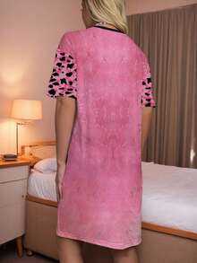 Women's Leopard Print Nightgown, Comfortable Choice For Nighttime, Round Neck T-Shirt Style Sleepwear - Pink - View 2