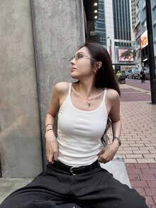 Women's Crew Neck Camisole With Built-In Padded Bra, Backless Seamless Tank Top For Layering - White - View 2