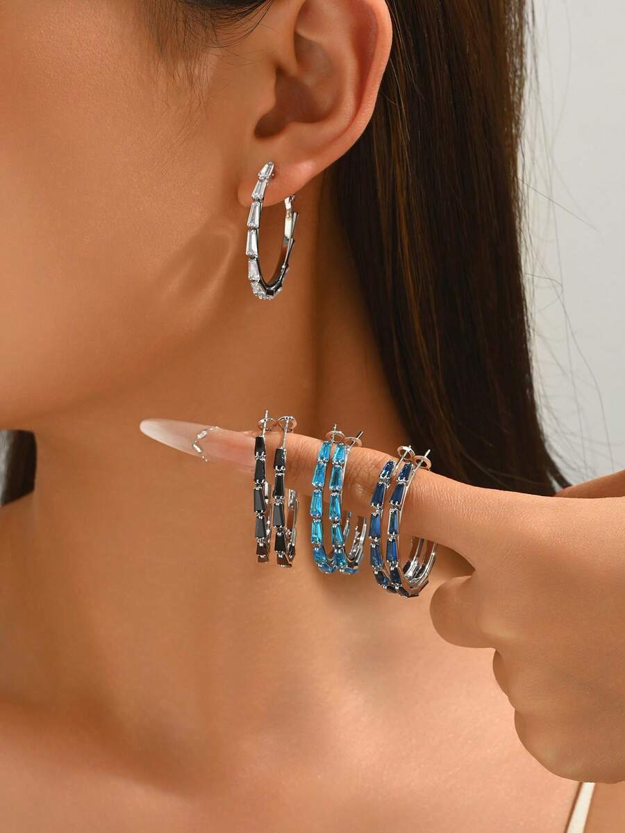 一对奢华夸张锆石耳环，时尚优雅百搭的珠宝，适合派对、宴会、婚礼和商务聚会等场合佩戴。 - 鋯石耳圈 - 查看 1