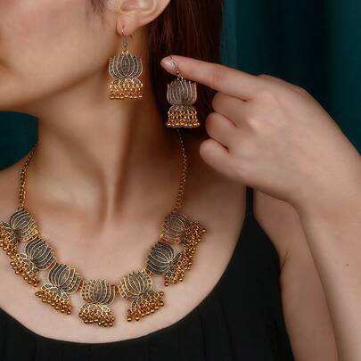 Conjunto de collar y aretes de metal con borlas bohemio vintage exagerado hecho a mano