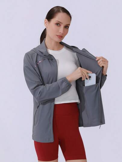 Áo khoác nữ mỏng nhẹ màu trơn mới cho mùa xuân/hè, thích hợp cho các hoạt động ngoài trời như đạp xe, câu cá, cắm trại, đi biển và mặc hàng ngày, áo khoác có mũ màu xám đậm.