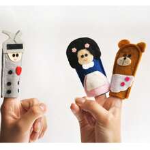 juguetes de textil para niño, títere de dedo. Mago de Oz contiene 7 personajes y cartera de plastico para guardar al Leon, Espanta pajaros, Hombre de lata, Mago, Dorothy y la Bruja del Este y del Oeste en un mismo títere. Elaborados en fieltro con aplicaciones de fieltro para caracterizar a los personajes. - Amarillo - Ver 5