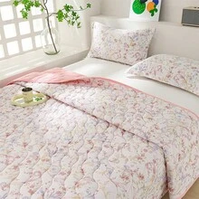 1件亲肤简约格子+花卉绗缝宽边夏季被，柔软细腻，吸湿透气，简约优雅，时尚空调被，轻盈透气夏季被 - 芳華 - 查看 2