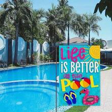 一面印有“泳池边的生活更美好”字样的花园旗帜，双面设计，采用涤纶材质，展现充满活力的夏日风情，图案包括火烈鸟和沙滩球。是美化泳池区域的理想之选。 - A - 查看 3