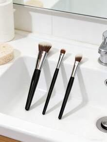 3件套化妆刷套装 - 采用柔软纤维材质，方便携带，是旅行必备品。包含粉底刷、遮瑕刷、腮红刷、修容刷、古铜粉刷、散粉刷及其他多功能刷具。 - 彩色 - 查看 4