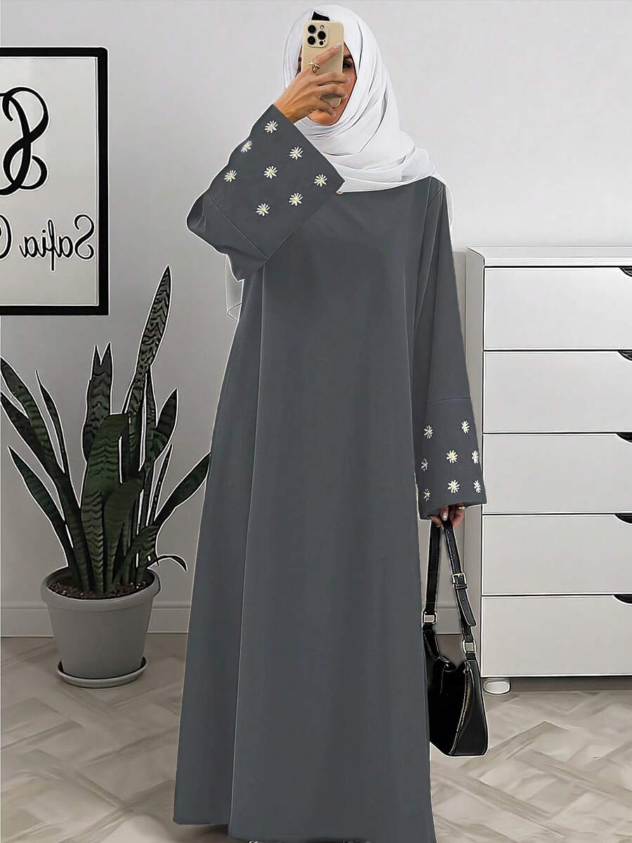 1pc Women's Muslim Long Robe Dress, Floral Embroidery Long Sleeve Plus Size Muslim Gown, Classic Grey Smooth Knit Fabric Islamic Clothing - Grey - View 1