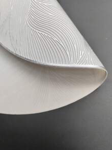 1 szt./4 szt./6 szt./8 szt. 15-calowe okrągłe złote podkładki z PVC – minimalistyczny styl, antypoślizgowe, odporne na ciepło, odpowiednie na stół jadalny, do kawiarni, wystroju wnętrz, na Walentynki, na wesele - Srebro - Zobacz 10