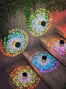 太阳能曼陀罗镂空投影格栅灯 | 户外LED壁灯，适用于花园、庭院、楼梯、天窗照明，也可用于花园、庭院、前门装饰，是圣诞节、斋月、情人节派对装饰的理想之选，也是馈赠佳品。 - 彩色 - 查看 3