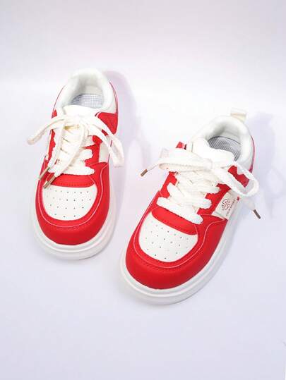 1双儿童防滑软底幼儿鞋，男女童白色运动鞋，适合所有季节