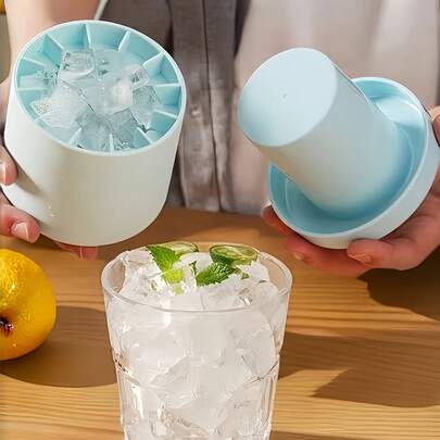 1 Khay làm đá viên mini, ấn nhẹ nhàng, khuôn đá mini di động, cốc đá tự làm nhanh đông lạnh, hộp đá tiện dụng mang theo trong nhà bếp, khuôn làm đá khối. Khuôn đá dễ sử dụng và bền, thích hợp để làm đá viên. Khuôn đá khối tròn - cốc đá mini, phụ kiện làm đá bào, thích hợp cho rượu whisky, quán bar, câu lạc bộ, nhà hàng và gia đình - sự lựa chọn lý tưởng cho đồ uống có cồn và phụ kiện nhà bếp.