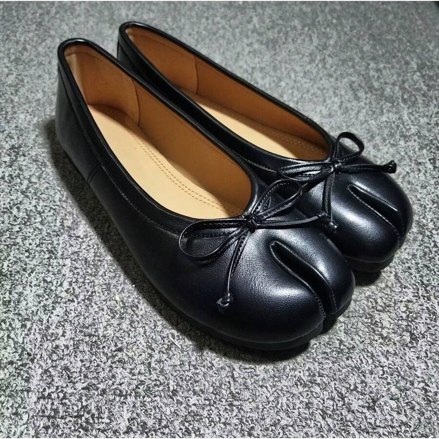 2026 New Model I Split-Toe Shoes Women, New Pleated Flat Shallow Bow Ballet Pigtoe Shoes, Elegant Women's Shoes - Đen (Nơ) - 2 - Xem 1