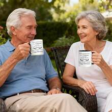 Cốc cà phê sứ 11oz với chủ đề "Chúc mừng nghỉ hưu", thích hợp sử dụng hàng ngày tại nhà và văn phòng. Cốc cà phê, cốc sứ, in hai mặt, có thể tái sử dụng, dùng được trong lò vi sóng và máy rửa chén, thích hợp làm quà sinh nhật, quà Ngày của Mẹ. - trắng - Xem 3