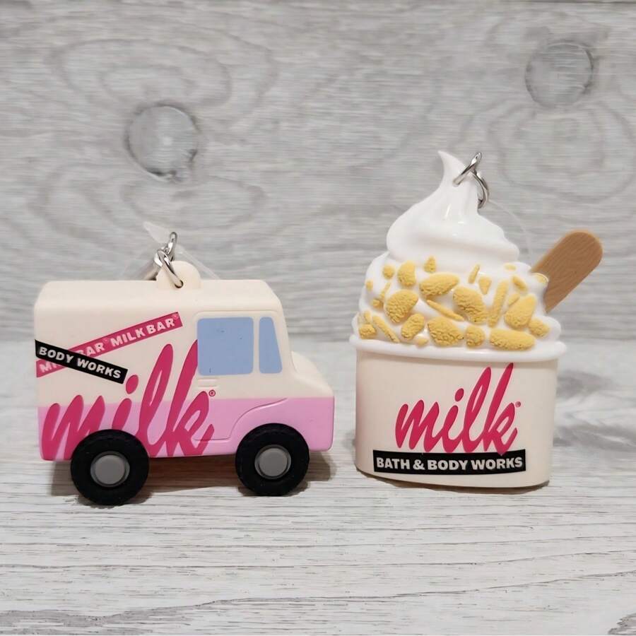 Keychain Holder Gel Holder Included At Random Bath B&BW Original Silicone And Glitter Figures Boot Flower Basket Cake Coquette Heart Seahorse Banana Suitcase Butterfly Christmas Cereal Milk Apple Villain Frosty Sausage - 淺粉色 - 查看 1