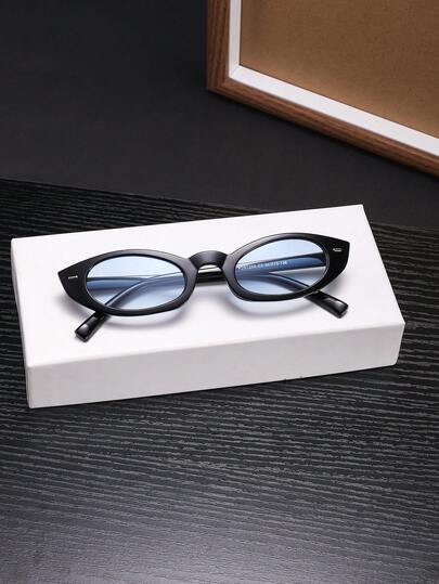1副男士窄框时尚眼镜，经典聚碳酸酯镜框，轻巧贴合，复古风格，适合日常通勤，附带眼镜盒