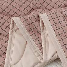 1pc Skin-Friendly Minimalist Plaid + Floral Quilted Wide-Edge Summer Quilt, Soft & Fine, Moisture-Wicking & Breathable, Minimalist & Elegant, Fashion Air Conditioning Quilt, Lightweight & Breathable Summer Quilt - Red Bean Paste - View 8