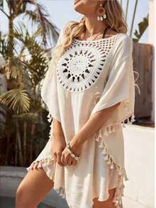 Đầm nữ phong cách Bohemian, chất liệu vải dệt, cổ tròn, dài ngang gối, chi tiết tua rua rỗng, tay lỡ, chống nắng, thích hợp mặc đi biển mùa xuân, thanh lịch. - Màu be - Xem 5